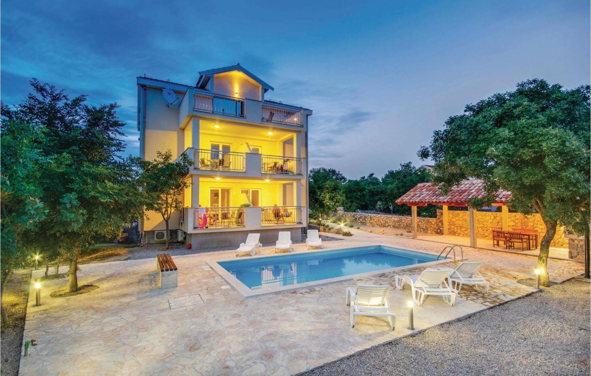 Beautiful Apartment In Pinezici With Wifi Екстериор снимка