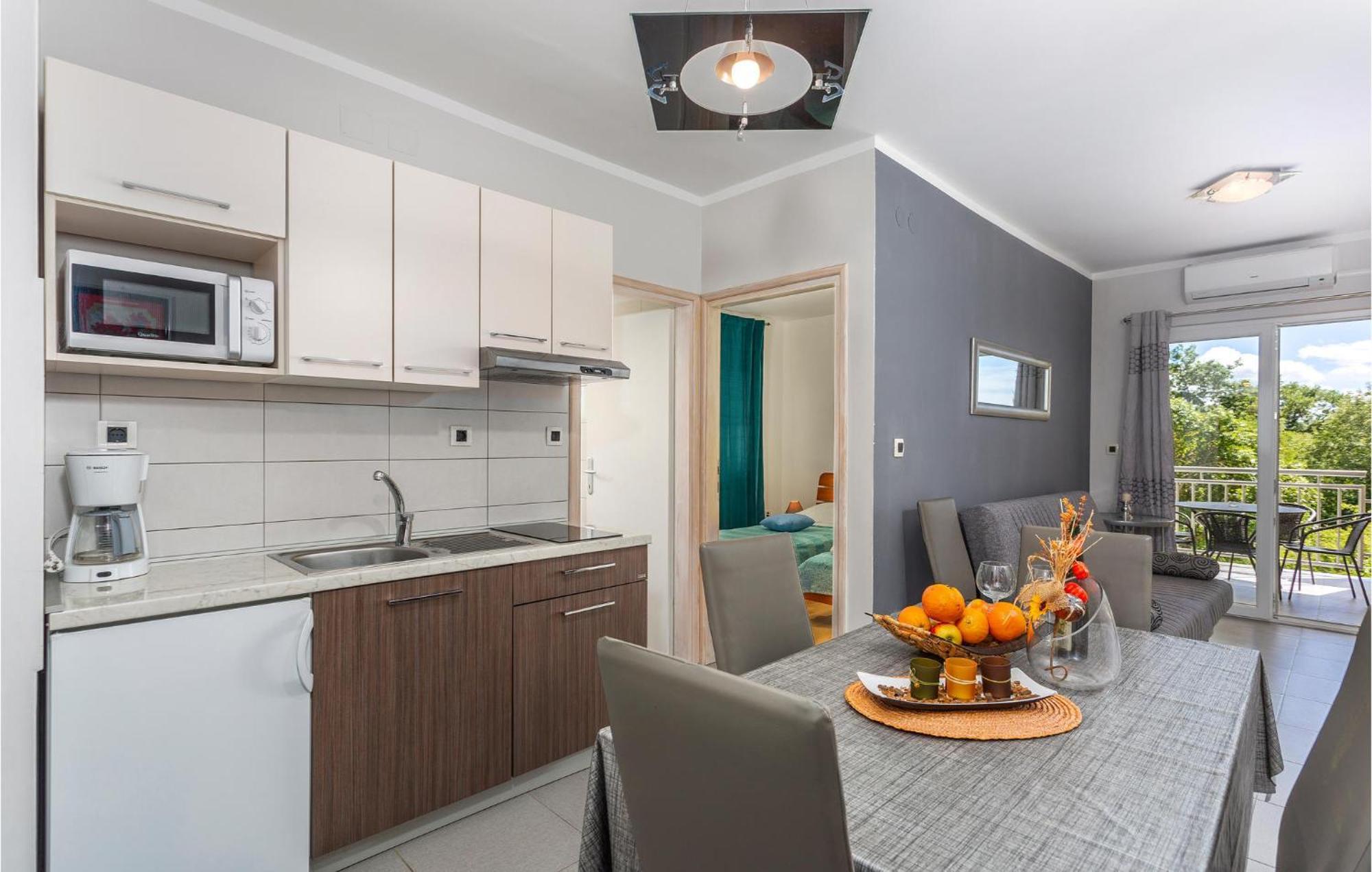 Beautiful Apartment In Pinezici With Wifi Екстериор снимка