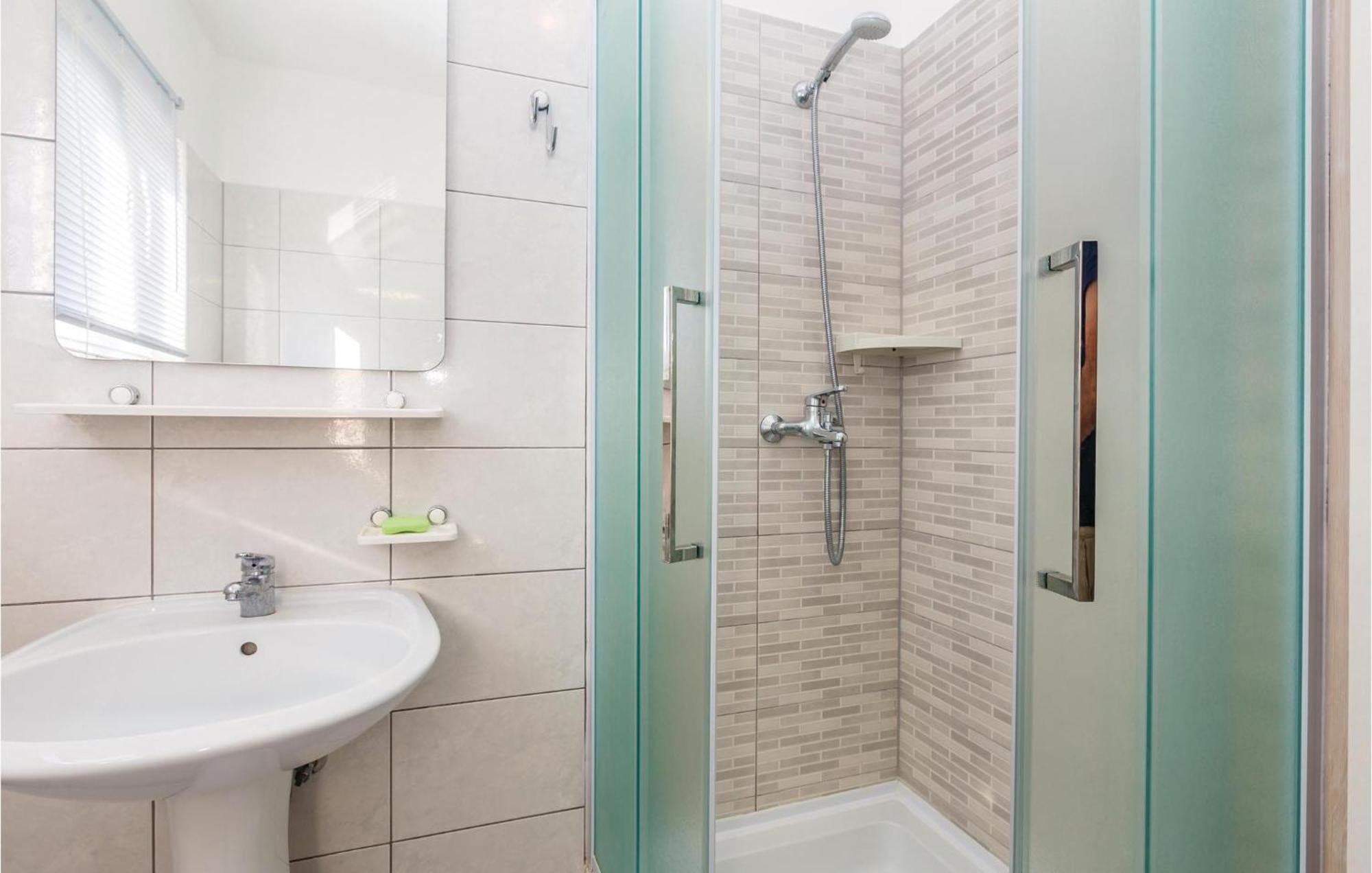 Beautiful Apartment In Pinezici With Wifi Екстериор снимка