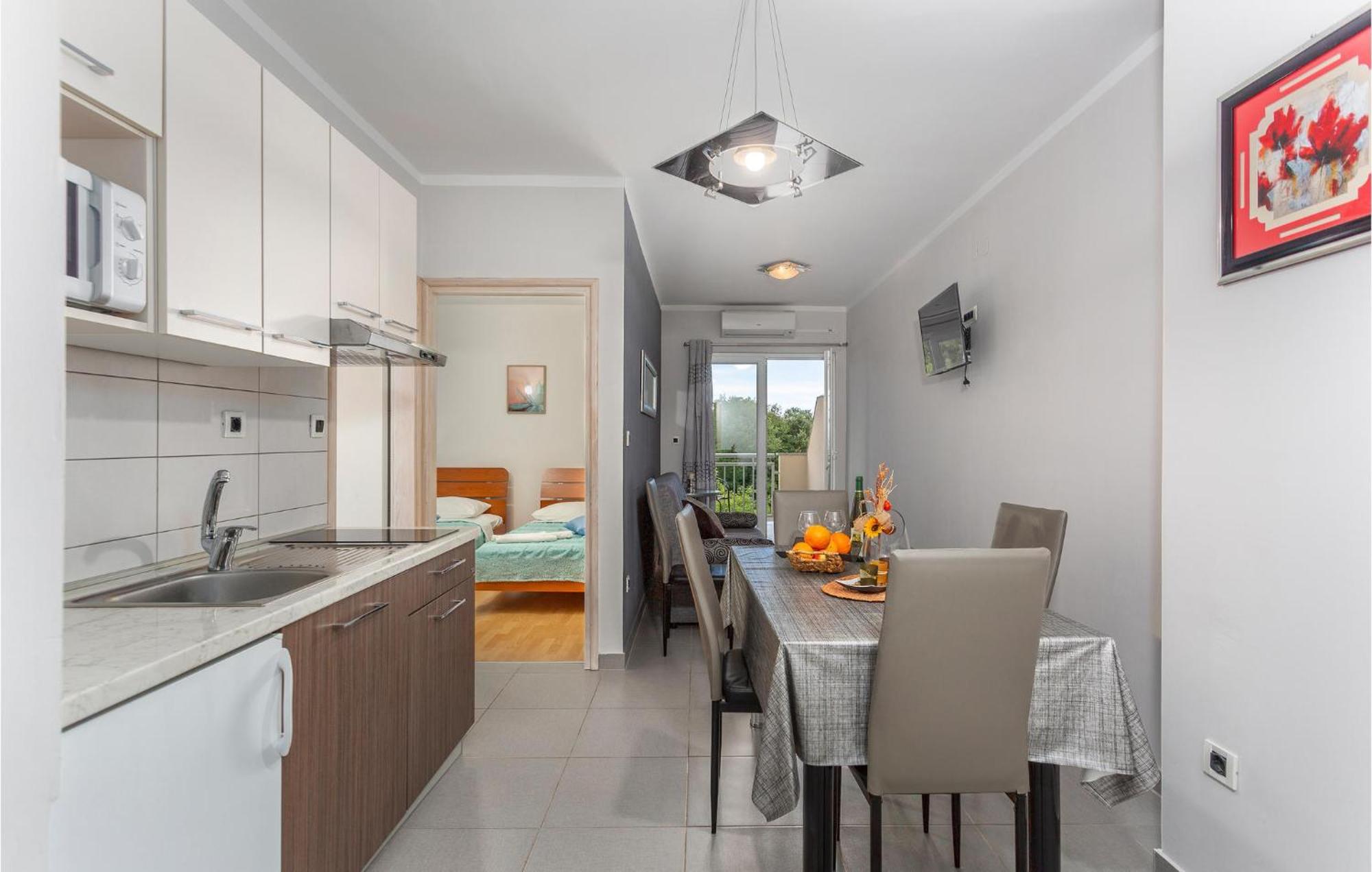 Beautiful Apartment In Pinezici With Wifi Екстериор снимка