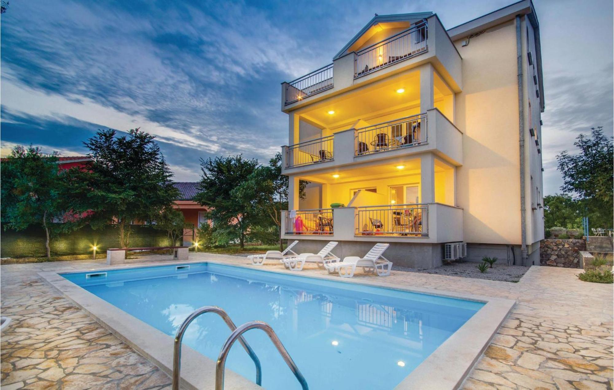 Beautiful Apartment In Pinezici With Wifi Екстериор снимка